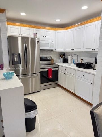 32 Bedford B 32, West Palm Beach, FL 33417