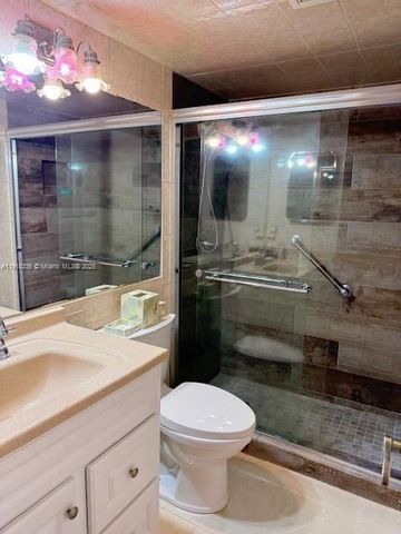 32 Bedford B 32, West Palm Beach, FL 33417