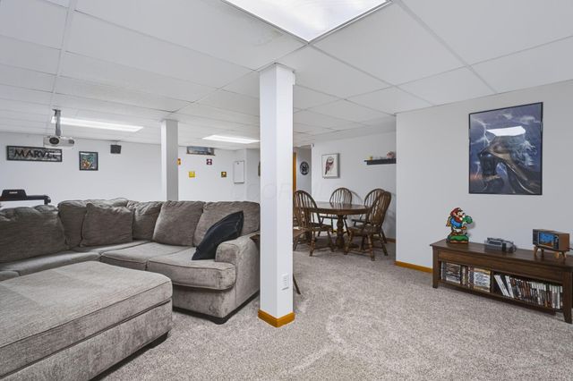 1133 Coventry Circle, Lancaster, OH 43130