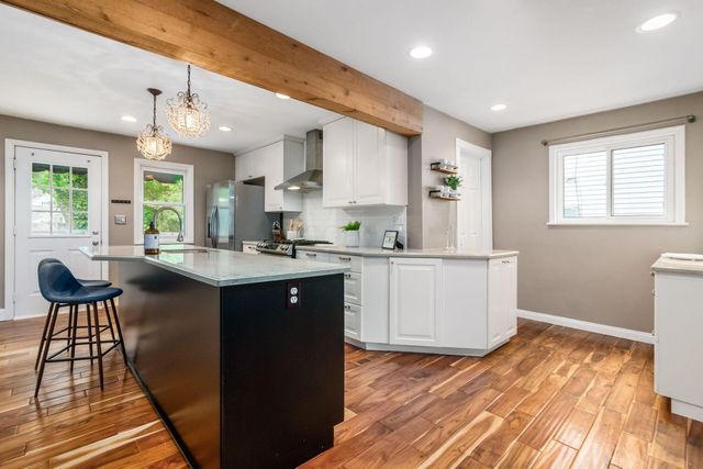 197 W Henderson Road, Columbus, OH 43214