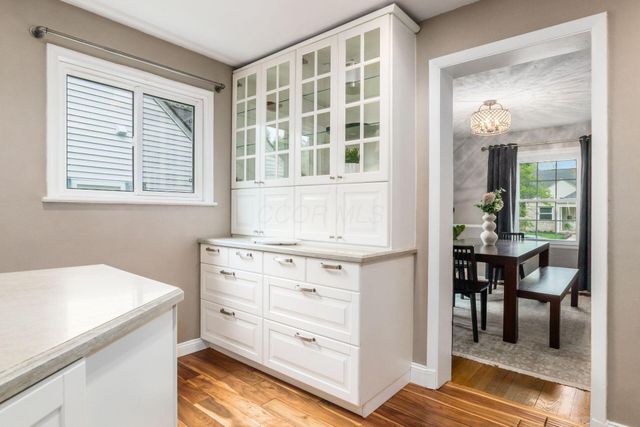 197 W Henderson Road, Columbus, OH 43214