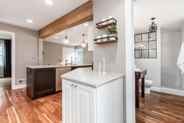 197 W Henderson Road, Columbus, OH 43214