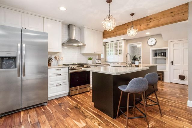 197 W Henderson Road, Columbus, OH 43214