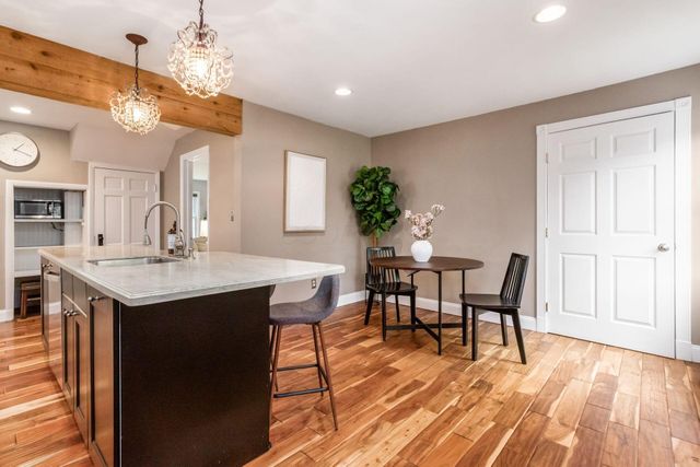 197 W Henderson Road, Columbus, OH 43214