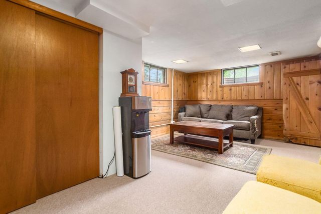 197 W Henderson Road, Columbus, OH 43214