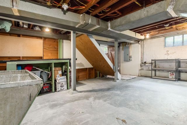197 W Henderson Road, Columbus, OH 43214