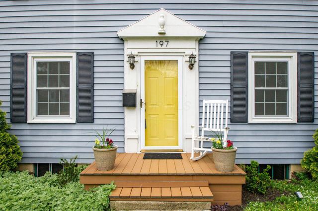197 W Henderson Road, Columbus, OH 43214