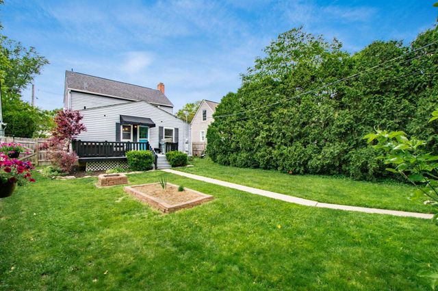 197 W Henderson Road, Columbus, OH 43214