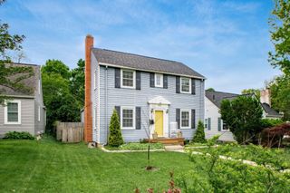 197 W Henderson Road, Columbus, OH 43214