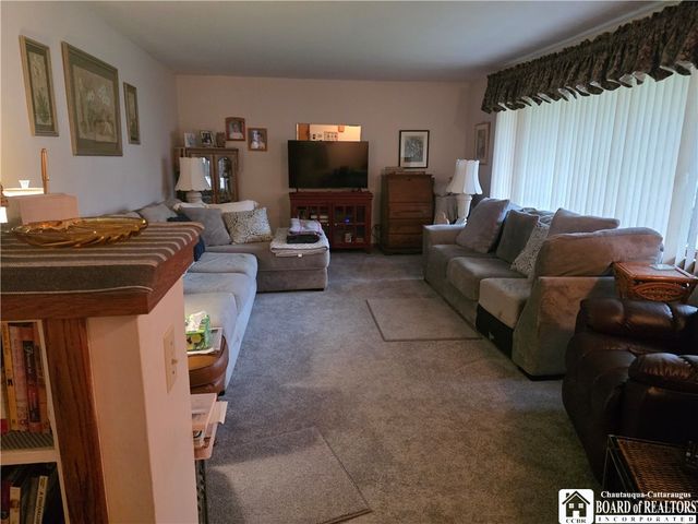 9 Carol Avenue, Pomfret, NY 14063