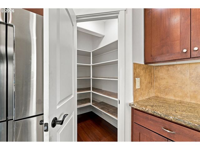 8328 Se CLATSOP St, Happy Valley, OR 97086