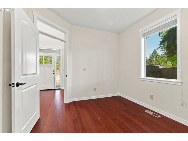8328 Se CLATSOP St, Happy Valley, OR 97086