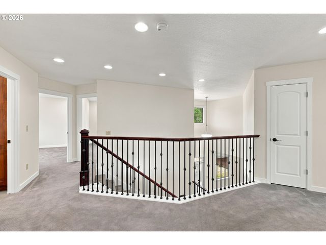 8328 Se CLATSOP St, Happy Valley, OR 97086