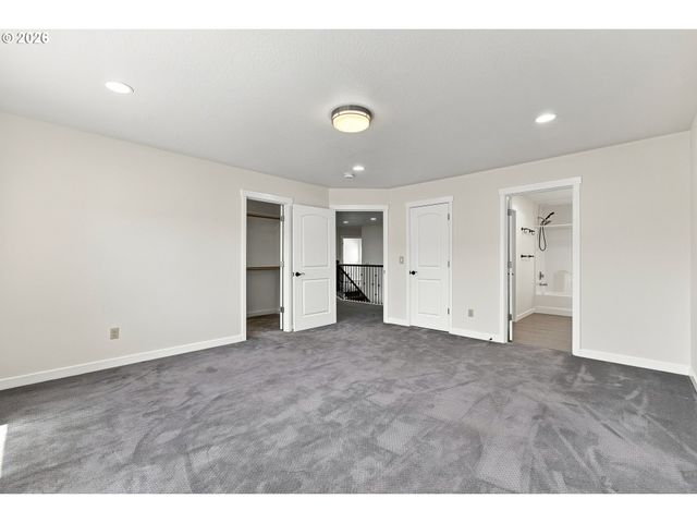 8328 Se CLATSOP St, Happy Valley, OR 97086