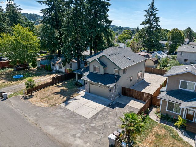 8328 Se CLATSOP St, Happy Valley, OR 97086