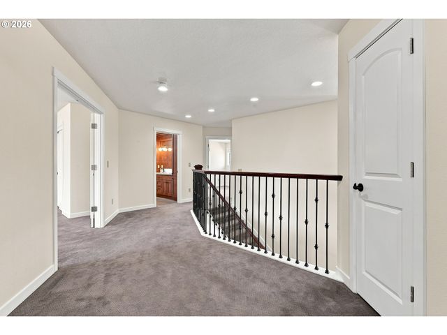 8328 Se CLATSOP St, Happy Valley, OR 97086