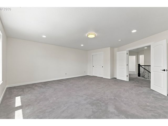 8328 Se CLATSOP St, Happy Valley, OR 97086