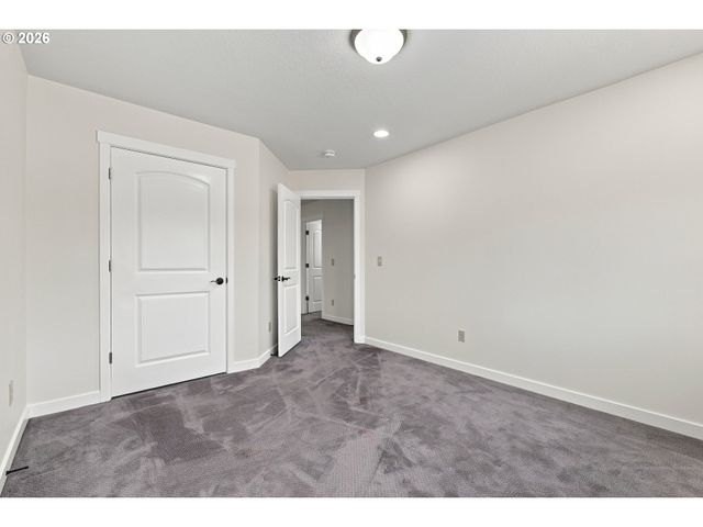 8328 Se CLATSOP St, Happy Valley, OR 97086