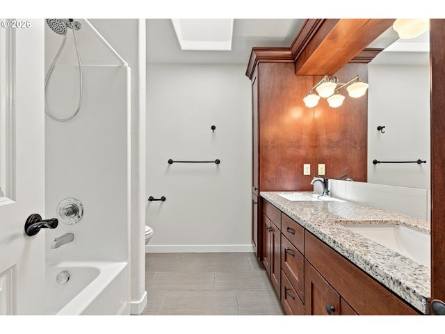 8328 Se CLATSOP St, Happy Valley, OR 97086