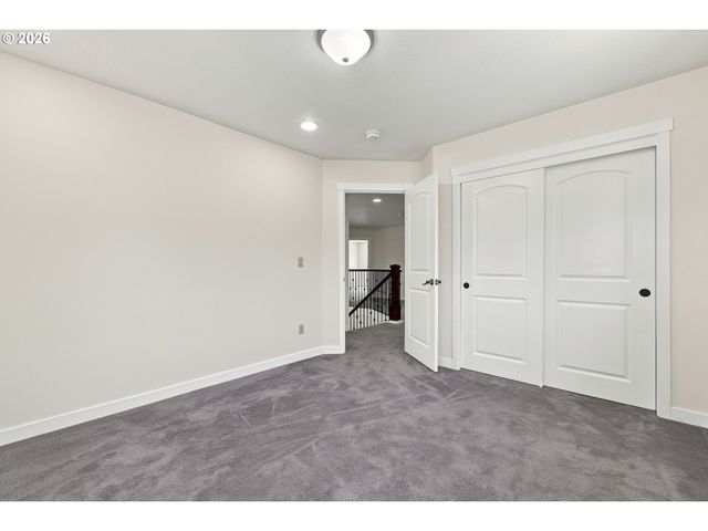 8328 Se CLATSOP St, Happy Valley, OR 97086