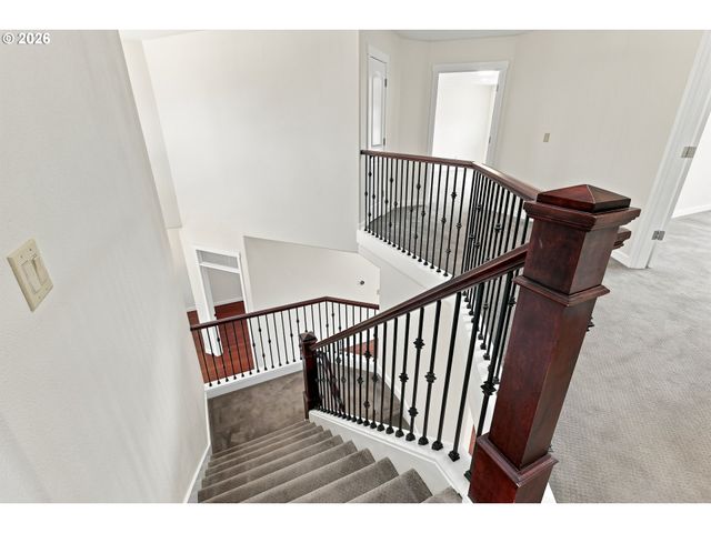 8328 Se CLATSOP St, Happy Valley, OR 97086
