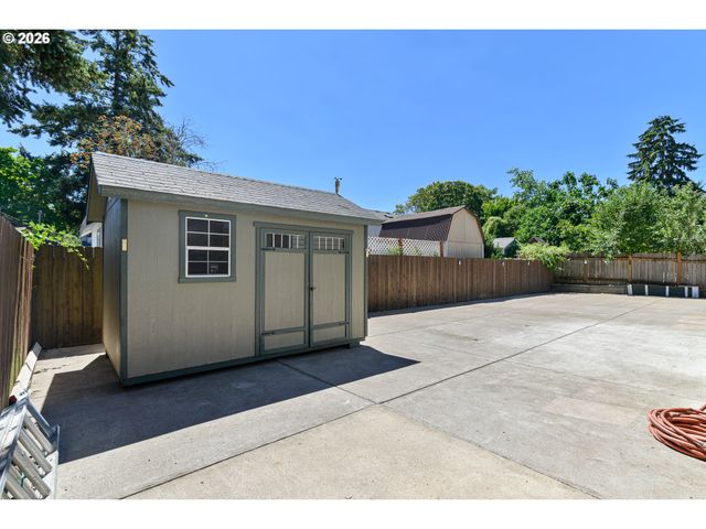 8328 Se CLATSOP St, Happy Valley, OR 97086