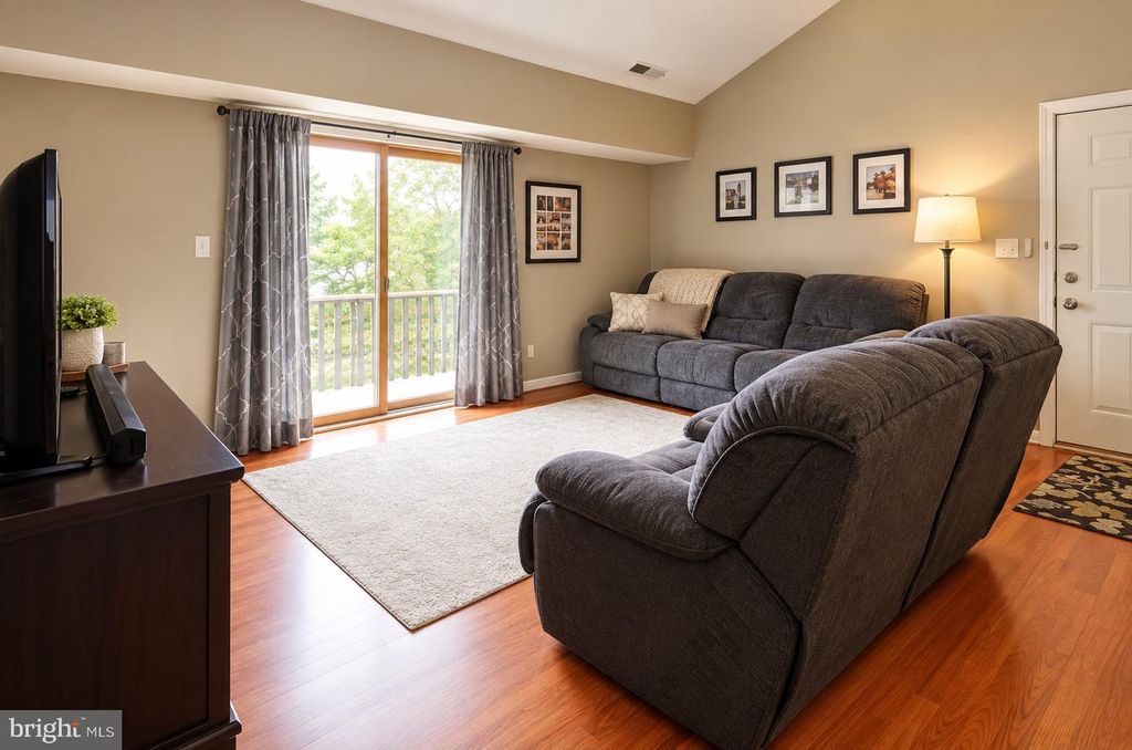 4912 RAVENS CREST DR, Plainsboro, NJ 08536