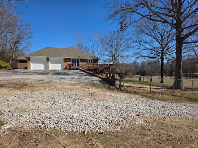 1950 State Highway B, Mansfield, MO 65704