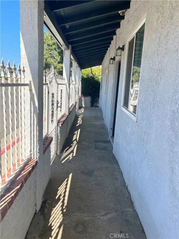 411 S Hewes, Orange, CA 92869