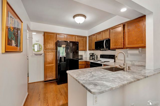7920 Rivergate Drive, Westland, MI 48185