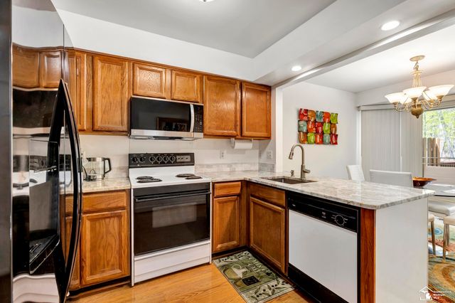 7920 Rivergate Drive, Westland, MI 48185