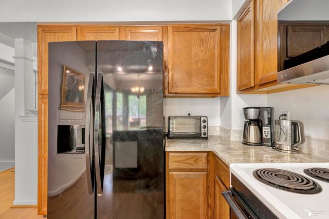 7920 Rivergate Drive, Westland, MI 48185