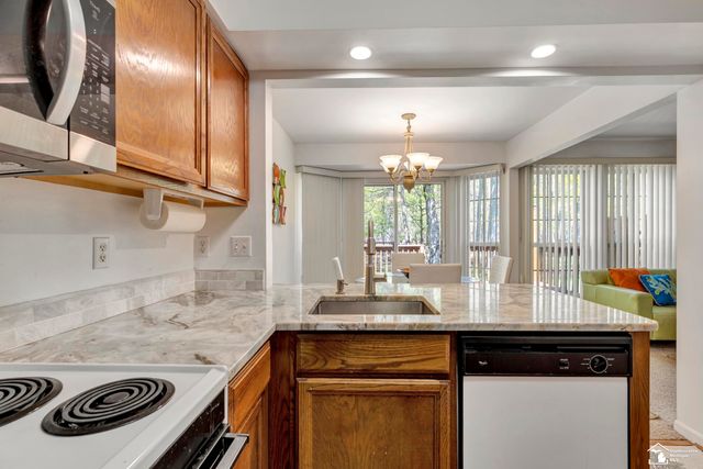 7920 Rivergate Drive, Westland, MI 48185