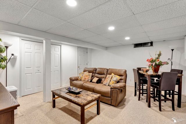 7920 Rivergate Drive, Westland, MI 48185