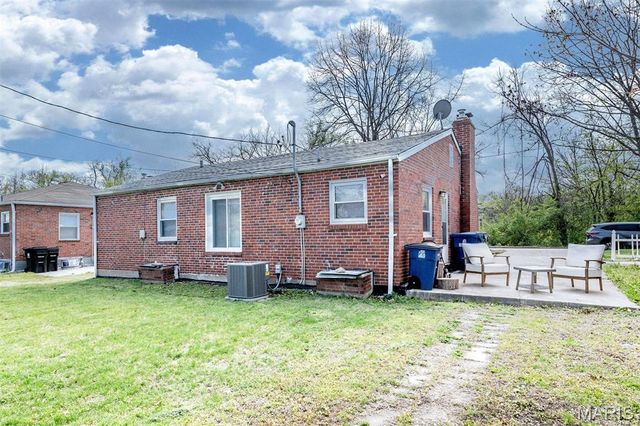 1106 Mona Drive, St Louis, MO 63130