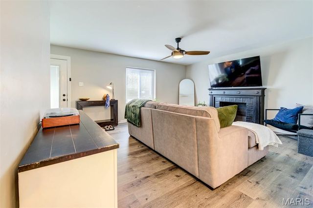1106 Mona Drive, St Louis, MO 63130