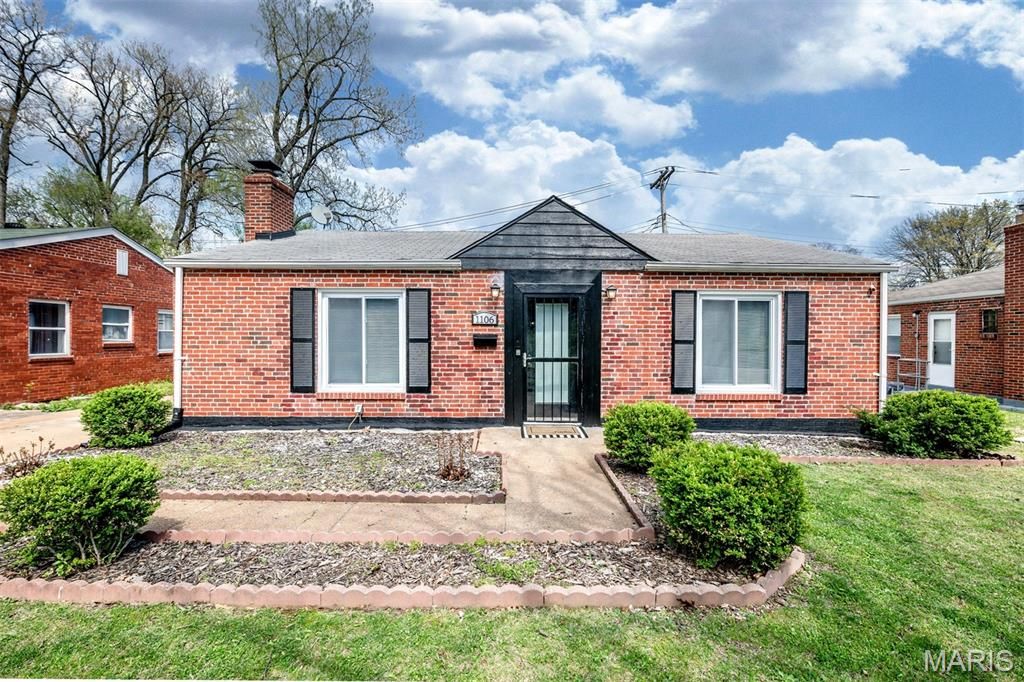 1106 Mona Drive, St Louis, MO 63130