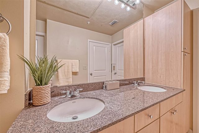 3505 Sage Road 1203, Houston, TX 77056