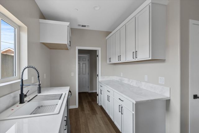 1322 High St, Marysville, CA 95901