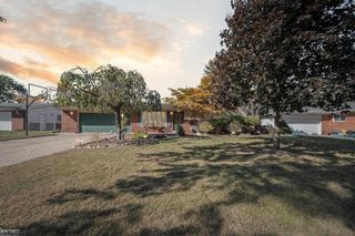 5788 Strathdon Way, Waterford, MI 48327