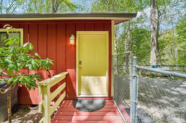 68 Split Rail Drive, Maggie Valley, NC 28751