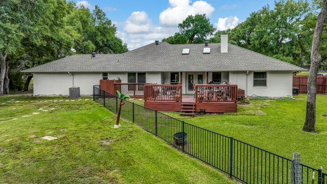 8012 Ravenswood Road, Granbury, TX 76049