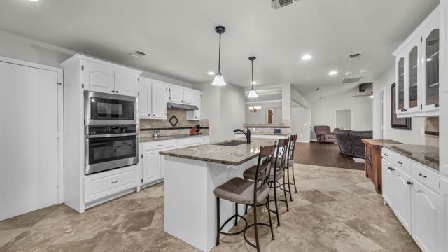 8012 Ravenswood Road, Granbury, TX 76049