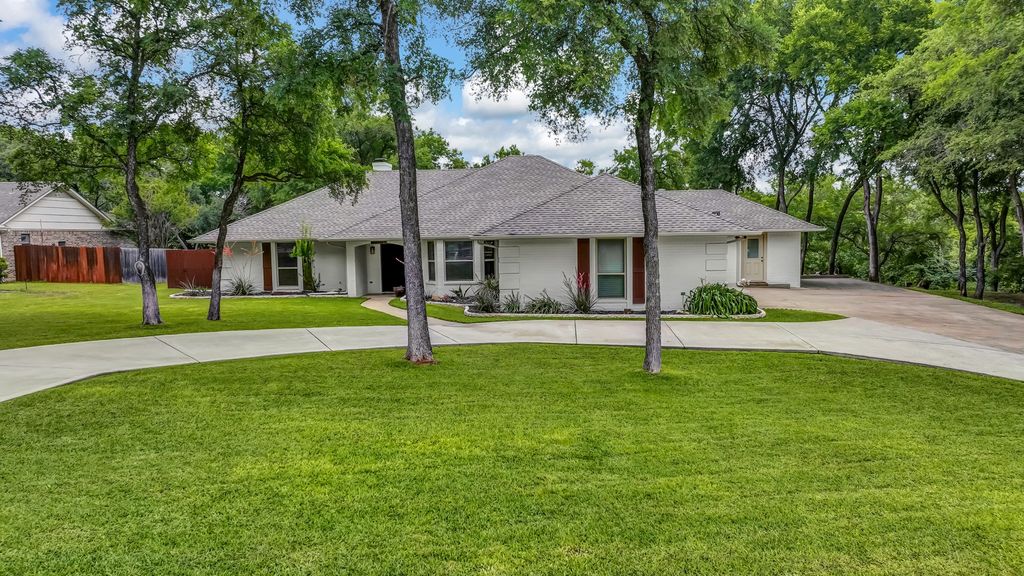 8012 Ravenswood Road, Granbury, TX 76049