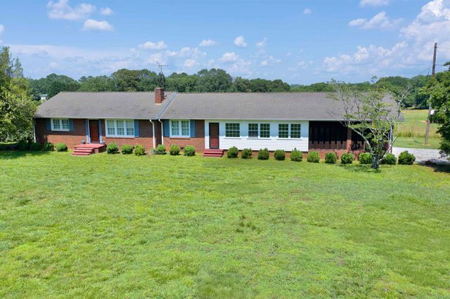 572 Green River Road, Chesnee, SC 29323