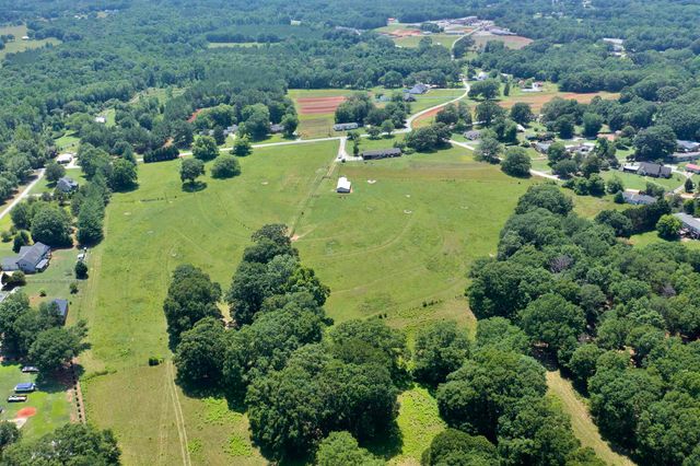 572 Green River Road, Chesnee, SC 29323