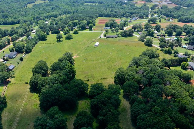 572 Green River Road, Chesnee, SC 29323