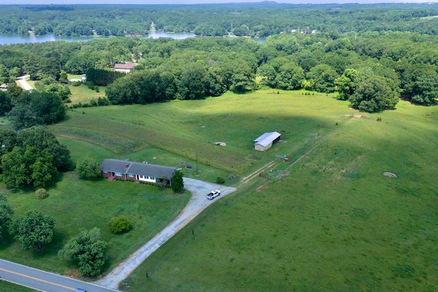 572 Green River Road, Chesnee, SC 29323