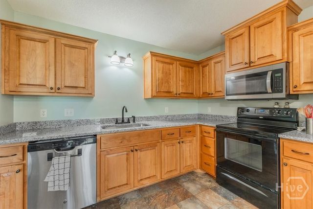 11 Kinlock Court, Midway, GA 31320