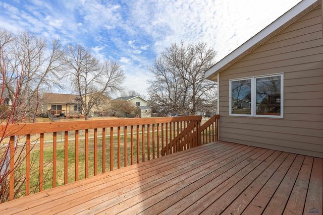1250 RANGE VIEW CIR, Rapid City, SD 57701